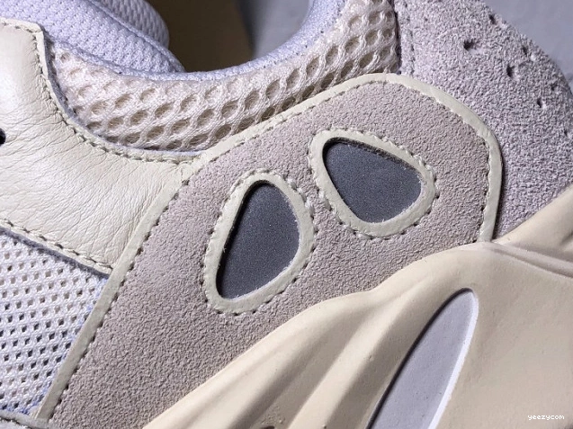 Yeezy Boost Adidas 700 Analog EG7596 1030